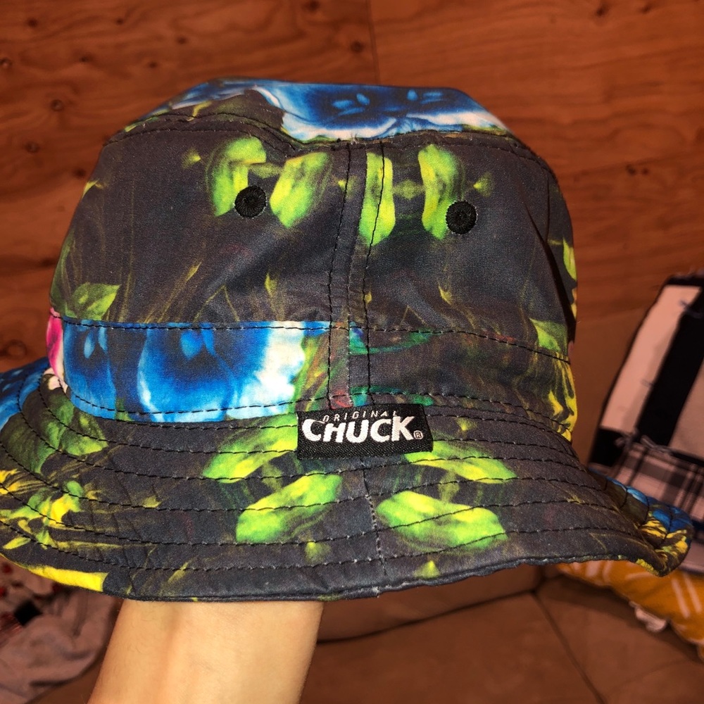 Bucket hat